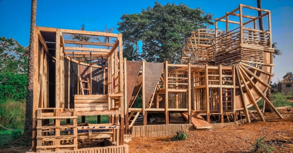 【木製遊樂場】獅子山共和國Slinky Playground：讓孩子們敢於探索、挑戰自我、享受青春的木造空間