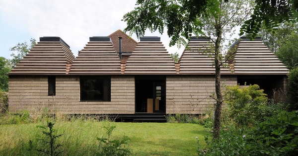 【綠建築】100%可拆卸回收！宛如大型樂高的負碳排軟木住宅